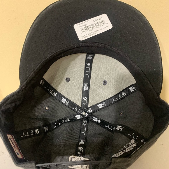 MLB Boston Red Sox 2018 World Series Champions 9Fifty SnapBack Hat - Picture 6 of 7